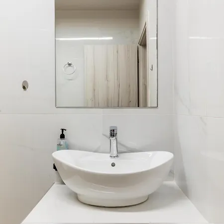 Apartment Bauhaus By Halu! *